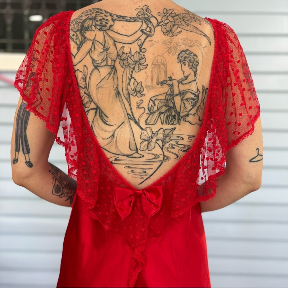 Vintage 80s Red Bias Cut Sheer Swiss Dot Flutter Sleeve Back Bow Nightgown - Picture 4 of 7